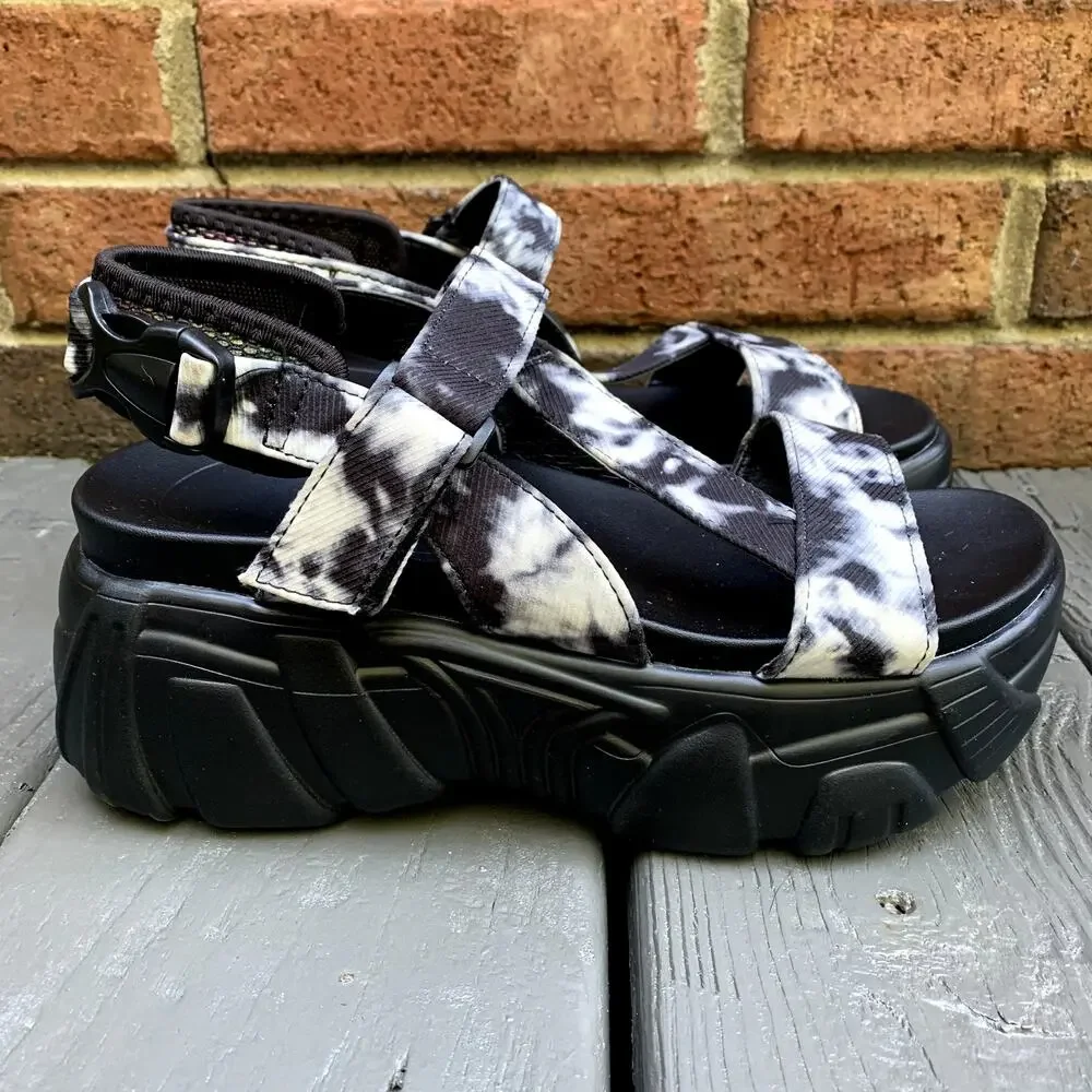 Yoki platform sandals